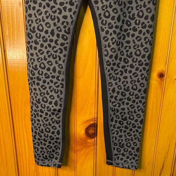 Allfenix Gray Leopard Print Athletic Leggings - Picture 7 of 9